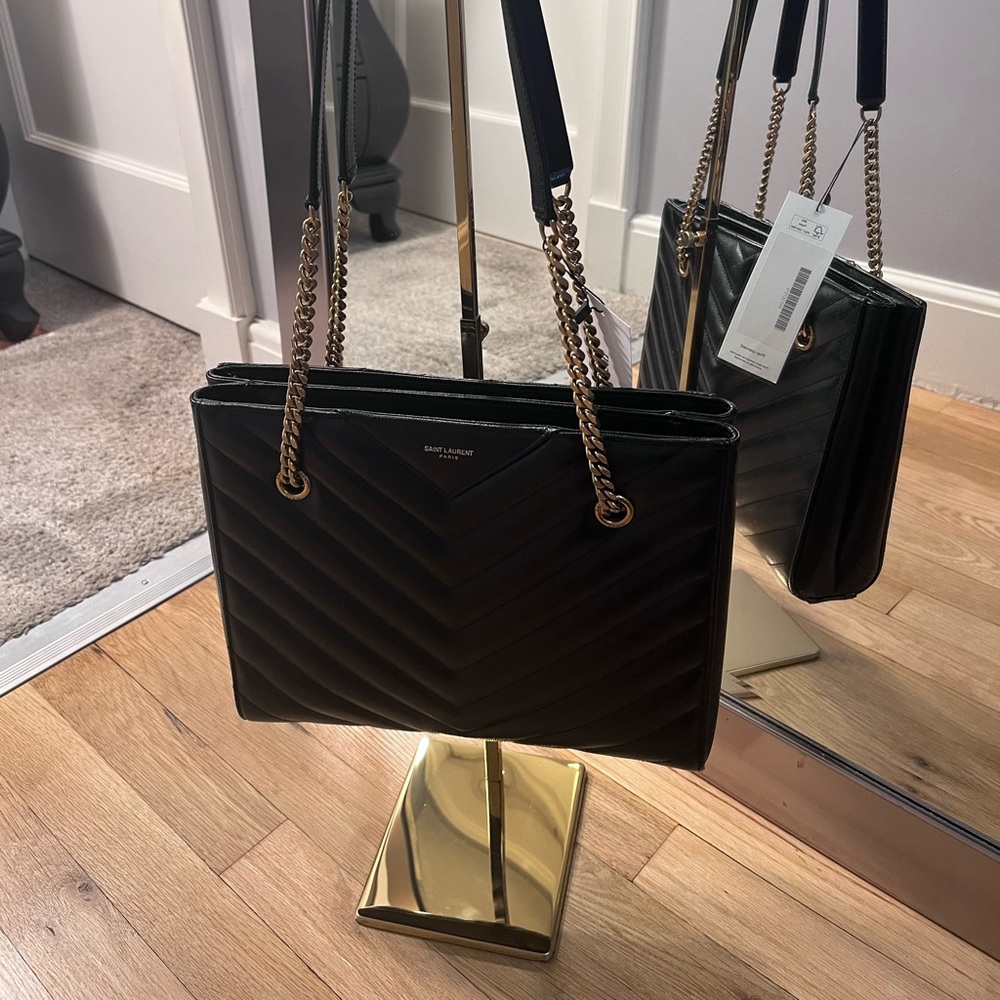 SOLD Saint Laurent Tribeca Shoulder Bag With Gold Hardware - Picture 3 of 15